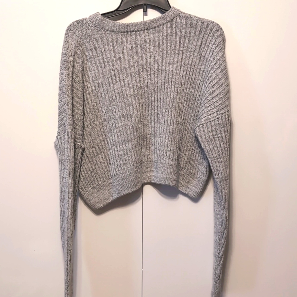 Urban Outfitters Gray Knit Ribbed Cropped Long Sleeve Pullover Sweater S… - Picture 4 of 6